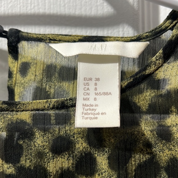 H&M green and black printed blouse - Picture 3 of 3